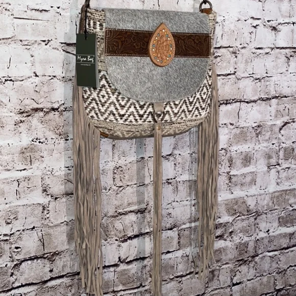 MYRA WESTERN OVER THE SHOULDER CROSSBODY BAG - Picture 6 of 9